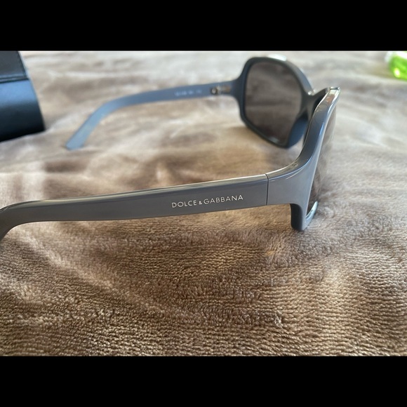 Authentic dolce and gabbana sunglasses - preowned - Picture 5 of 5